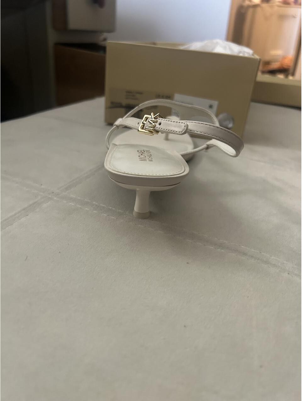 Michael Michael Khors White Leather Tasha T Strap Kitten Heel Sandals In Us 6.5 — image 4 of 8